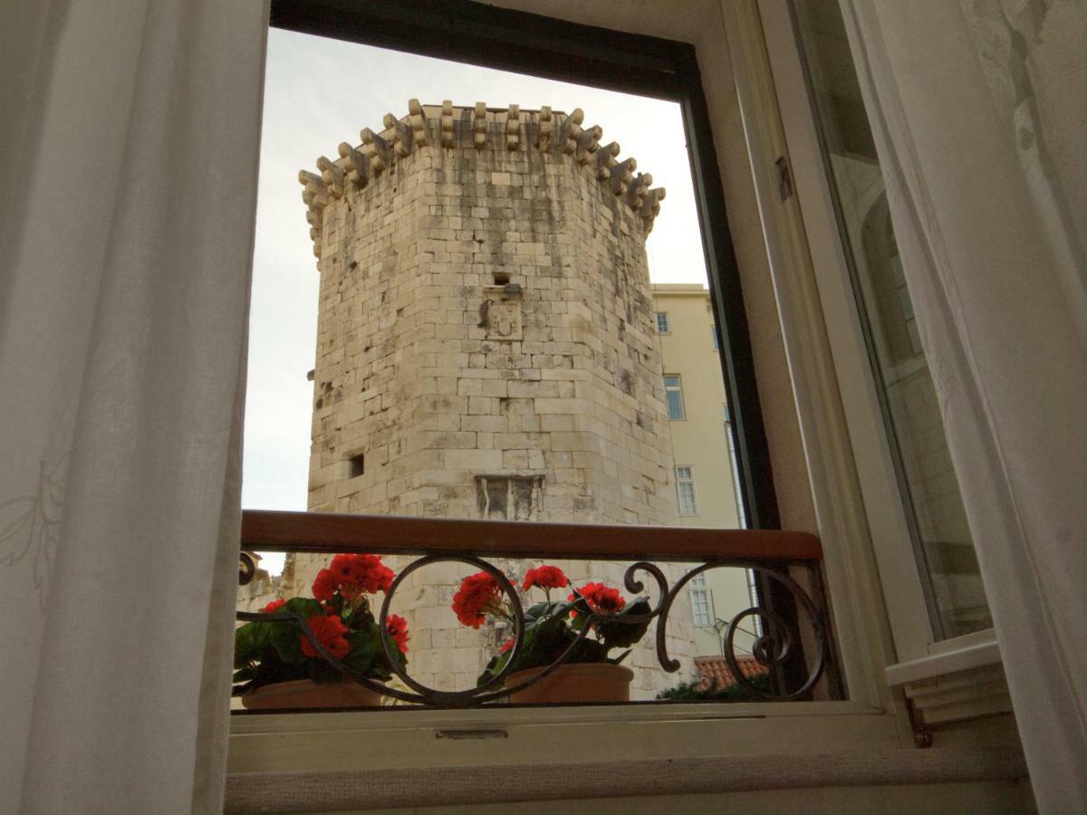 Stone Pearl Heritage Luxury Suite Split Exterior foto